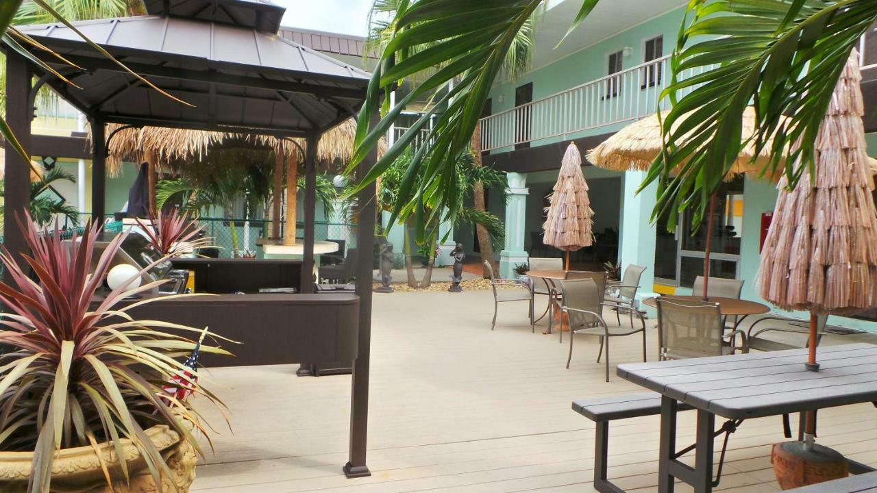 Island House Resort Hotel Сант Пит Бич Экстерьер фото